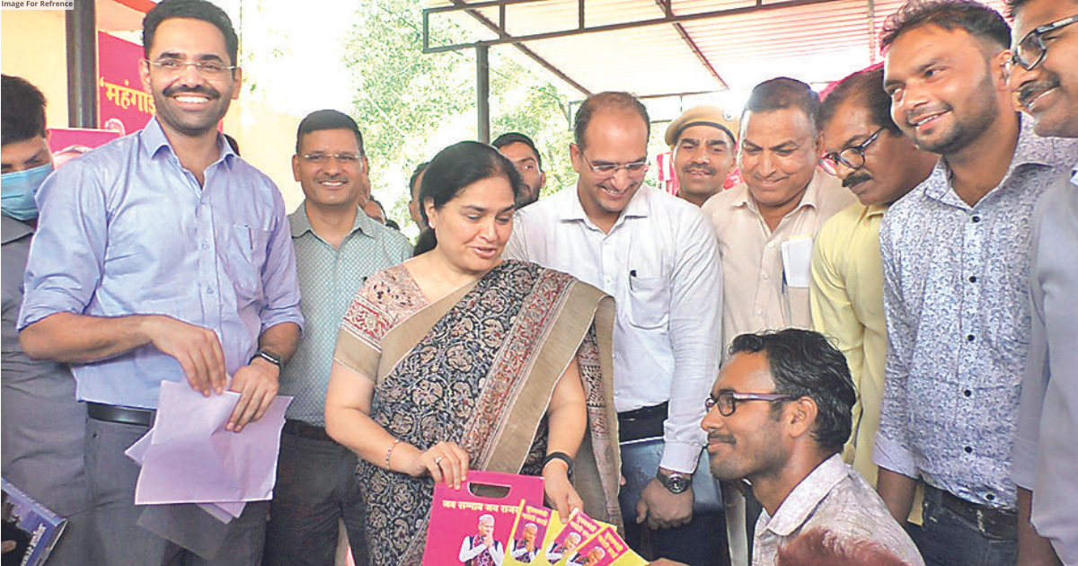 CS Usha inspects inflation relief camps in Dausa